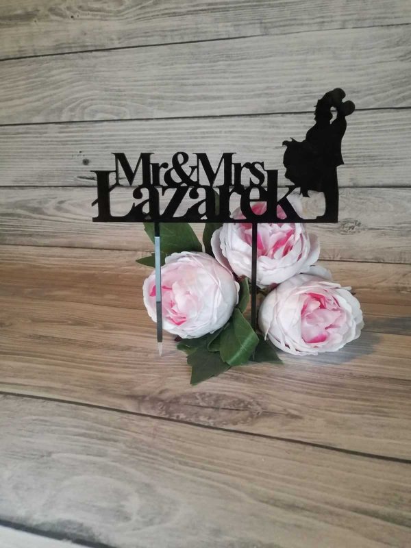 topper z parą, toppery z parą, topper, toppery, monogram, monogramy, topper mr&mrs, toppery mr&mrs, dekoracja tortu, dekoracje na wesele, napisy weselne